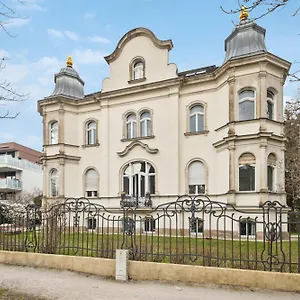  Apartment Wiener Palais Am Grossen Garten, Arbeitsplatz, Familie, 7 Pers, Smart-tv
